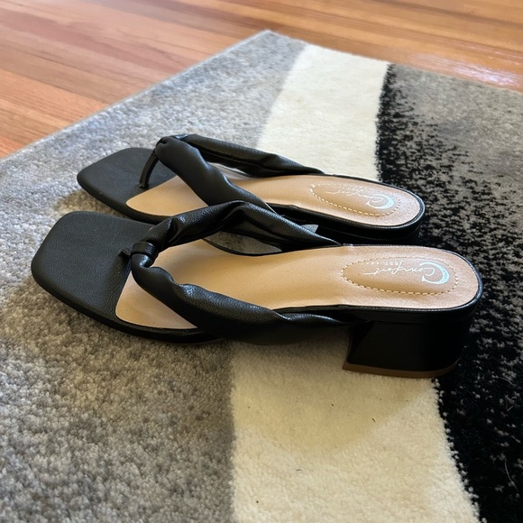 NWOB Cato slip on heels - Picture 2 of 6